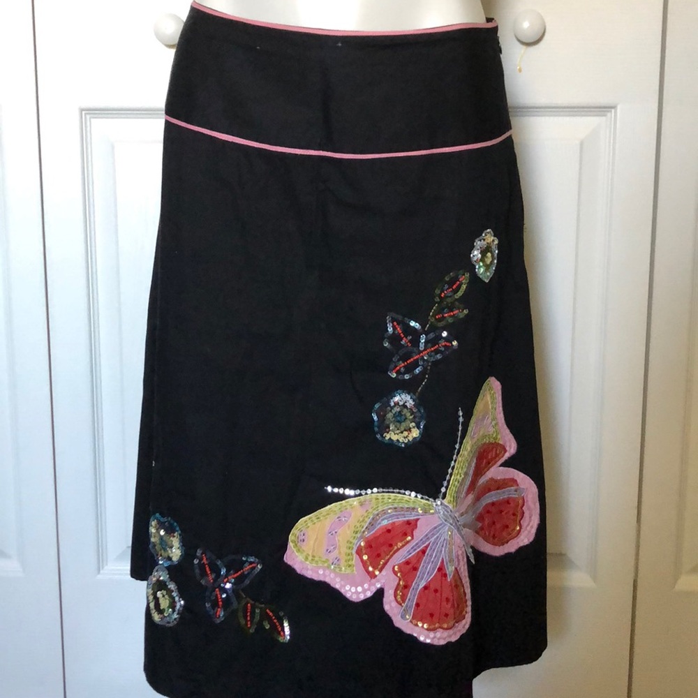 Sequin appliqué A lime skirt